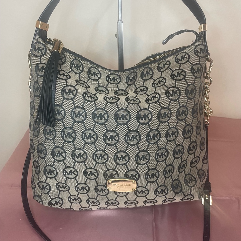 Authentic Michael Kors Purse  #039NC Bedford Signature Jacquard Handbag